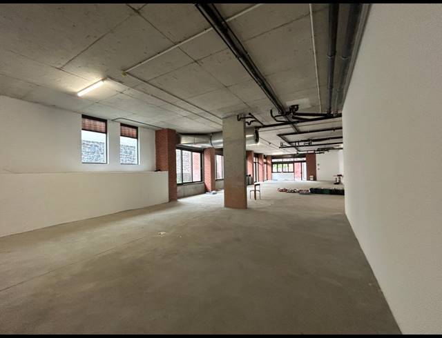 255M² RETAIL TO LET IN GARDENS